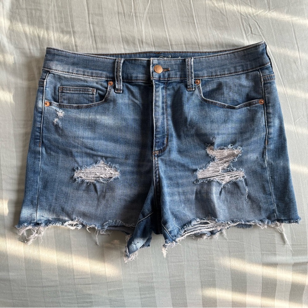 Universal Thread Light Wash Distressed Denim Shorts Raw Hem Size 12
